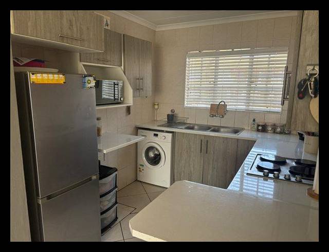 3 BEDROOM TOWNHOUSE FOR SALE IN RAVENSWOOD